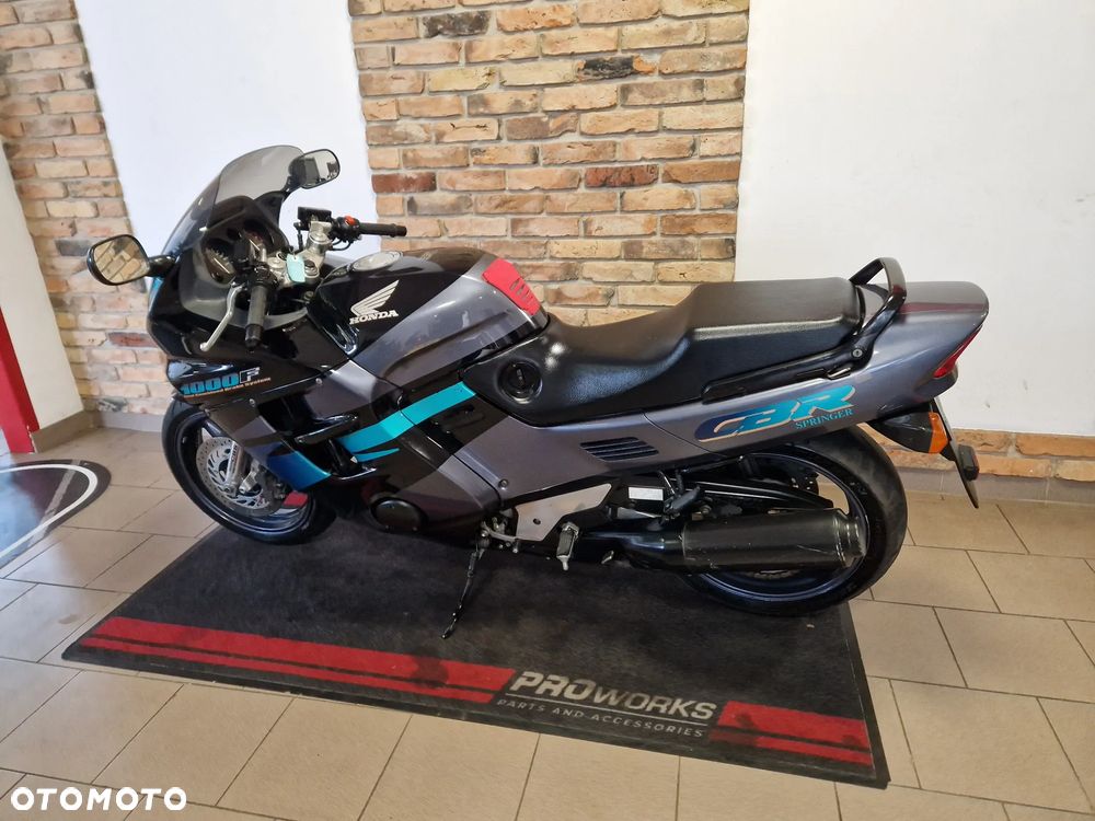 Honda CBR - 9