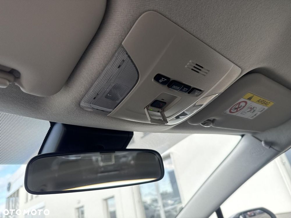 Toyota Corolla 1.8 Hybrid Comfort - 23