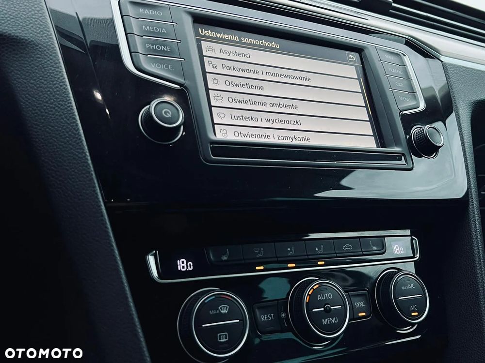 Volkswagen Passat - 15