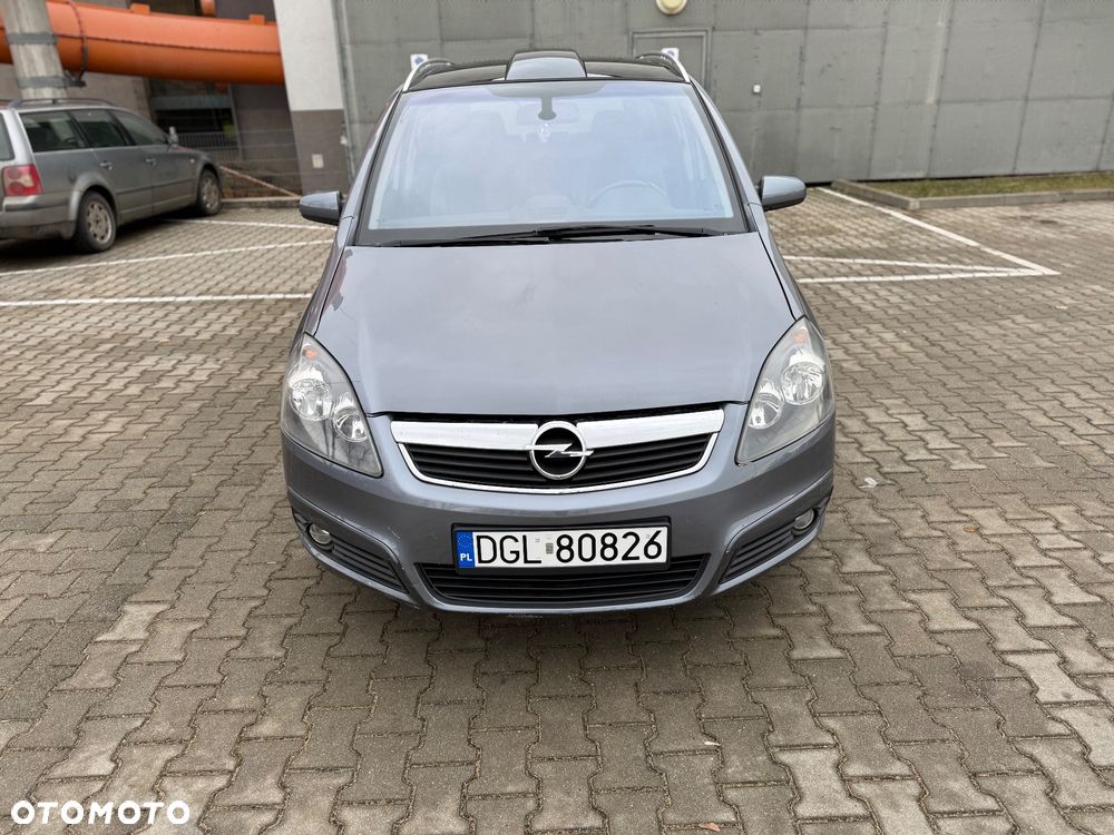 Opel Zafira 2.2 Cosmo - 4