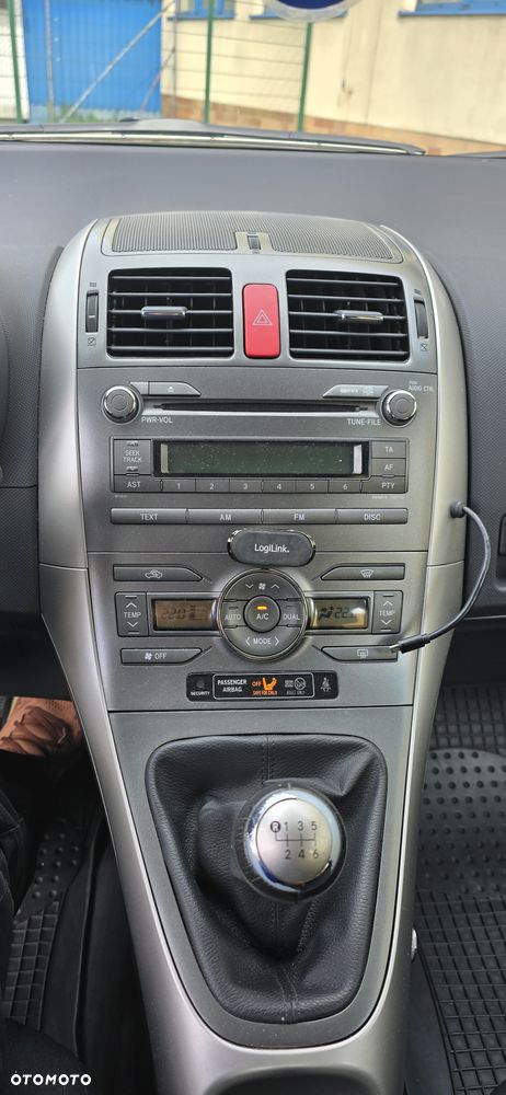 Toyota Auris 1.6 2010 - 1