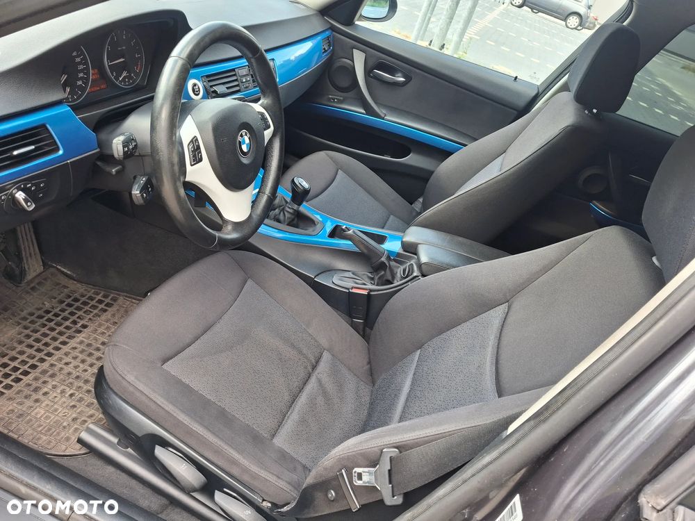 BMW Seria 3 320i - 8
