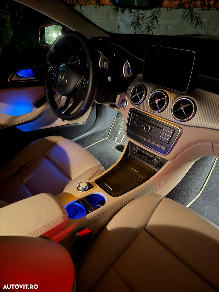 Mercedes-Benz GLA - 11