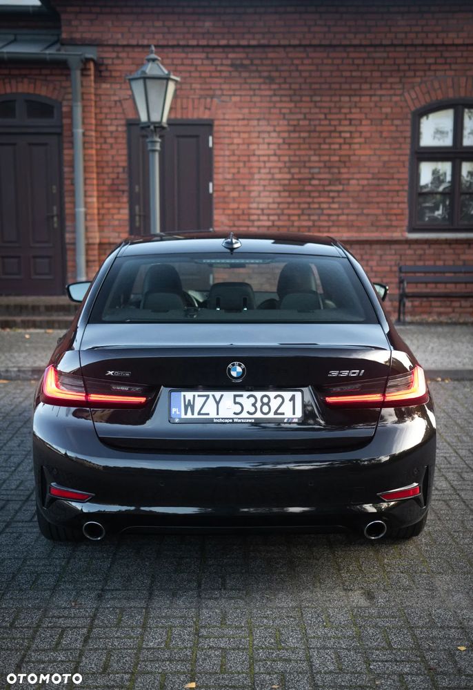 BMW Seria 3 330i xDrive Sport Line - 8