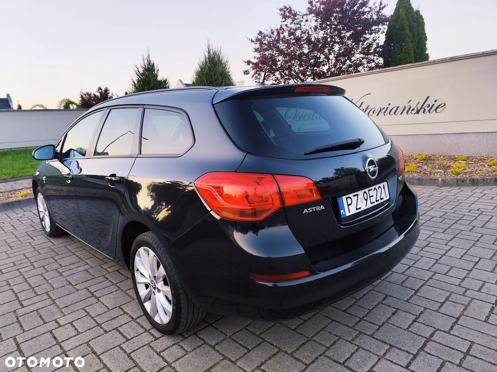 Opel Astra 1.7 CDTI DPF 150 Jahre - 4
