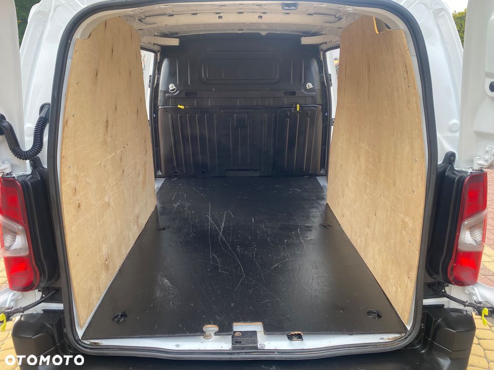 Citroën BERLINGO 1.6 HDI, MAX długi, 3-osobowy, klimatyzacja, zakupiony w salonie w Rzeszowie, bezwypadkowy - 11