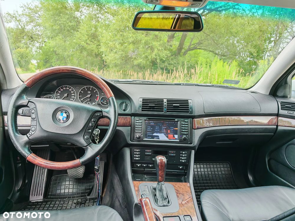 BMW Seria 5 - 10