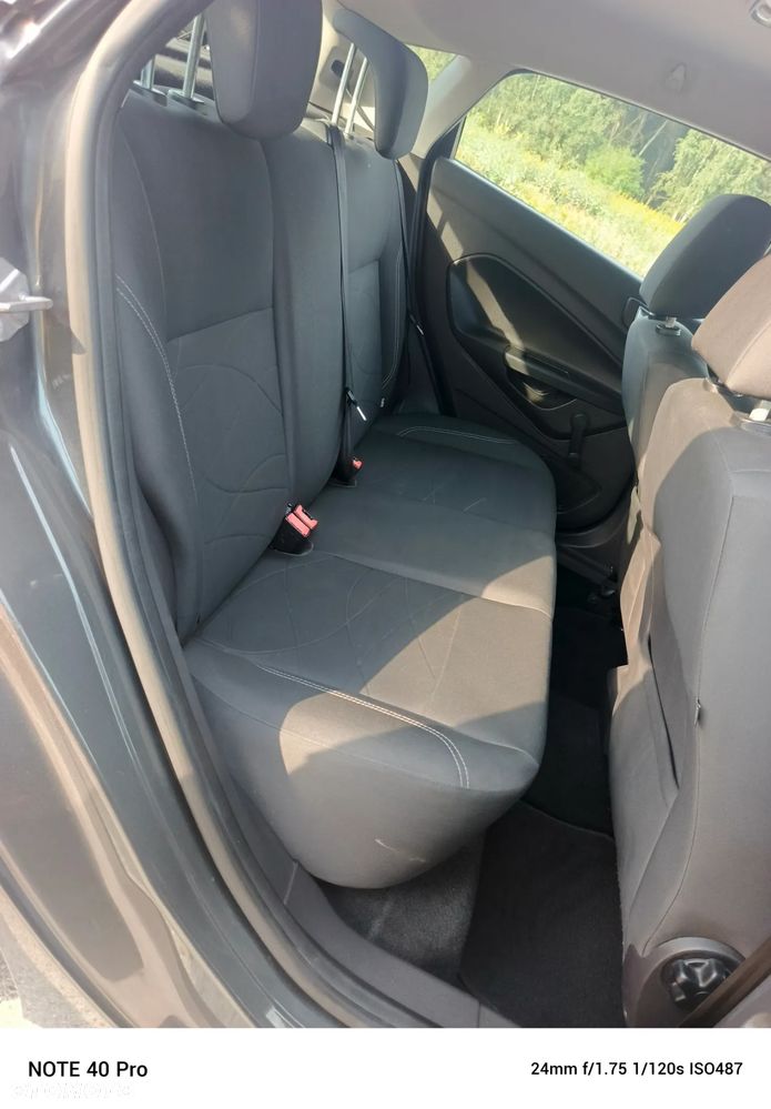Ford Fiesta 1.5 TDCi Ambiente - 32