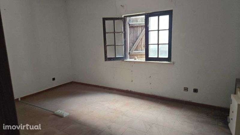 Moradia com cerca de 200m2 - Aldeia Nova - Grande imagem: 5/12