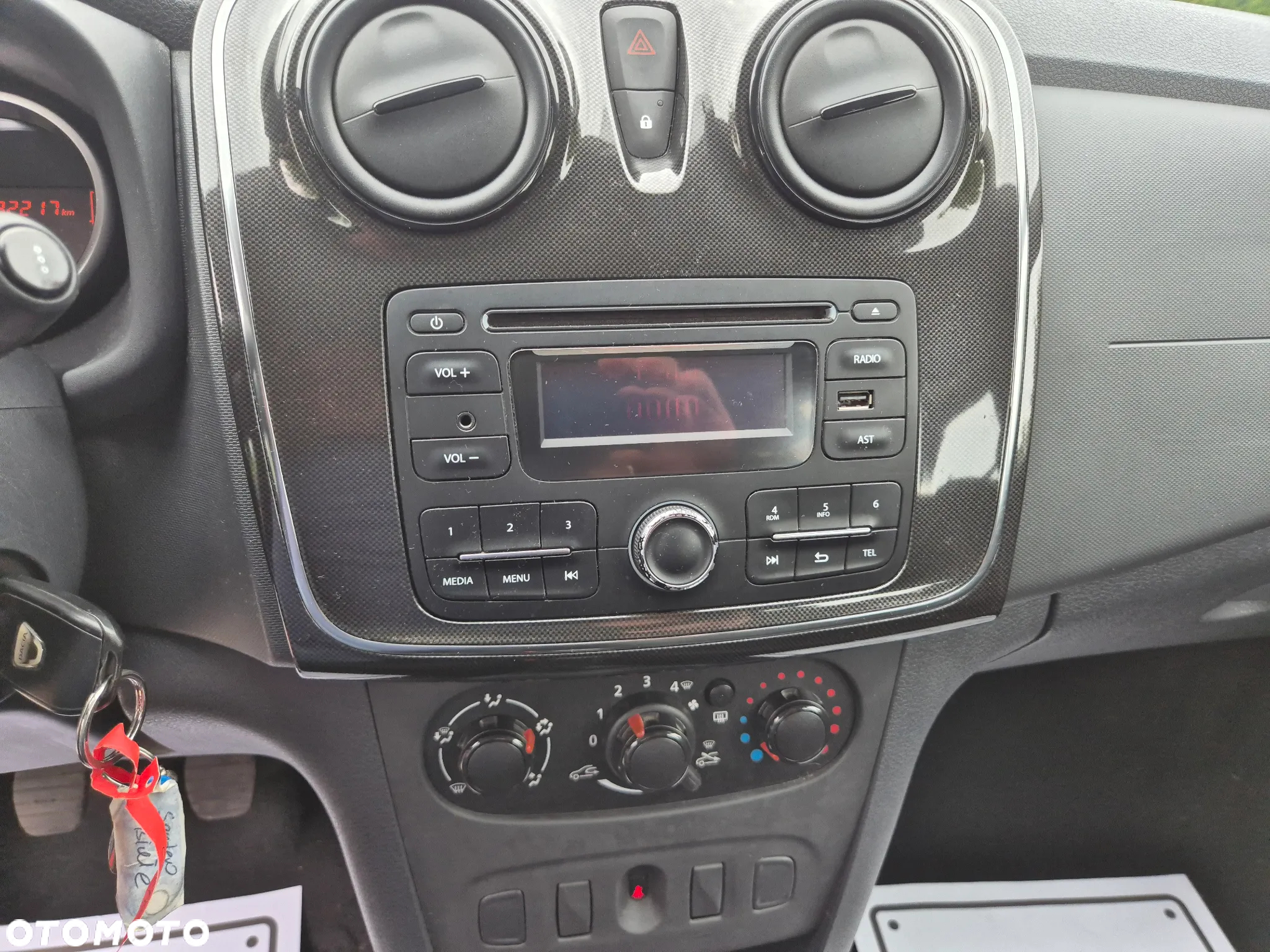 Dacia Sandero SCe 75 Acces - 10