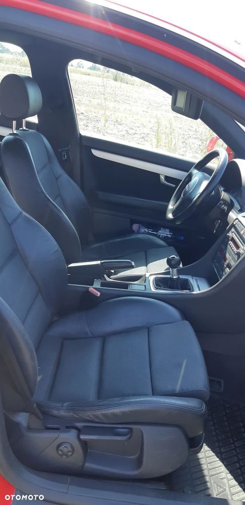 Audi A4 Limousine - 8