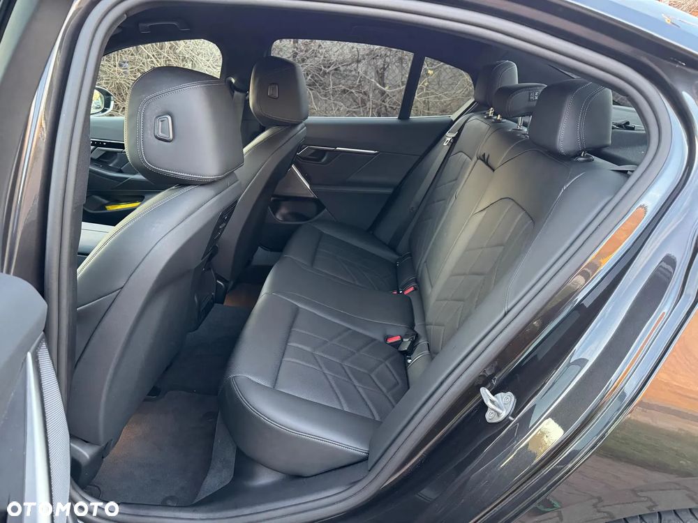 BMW Seria 5 520d xDrive - 31