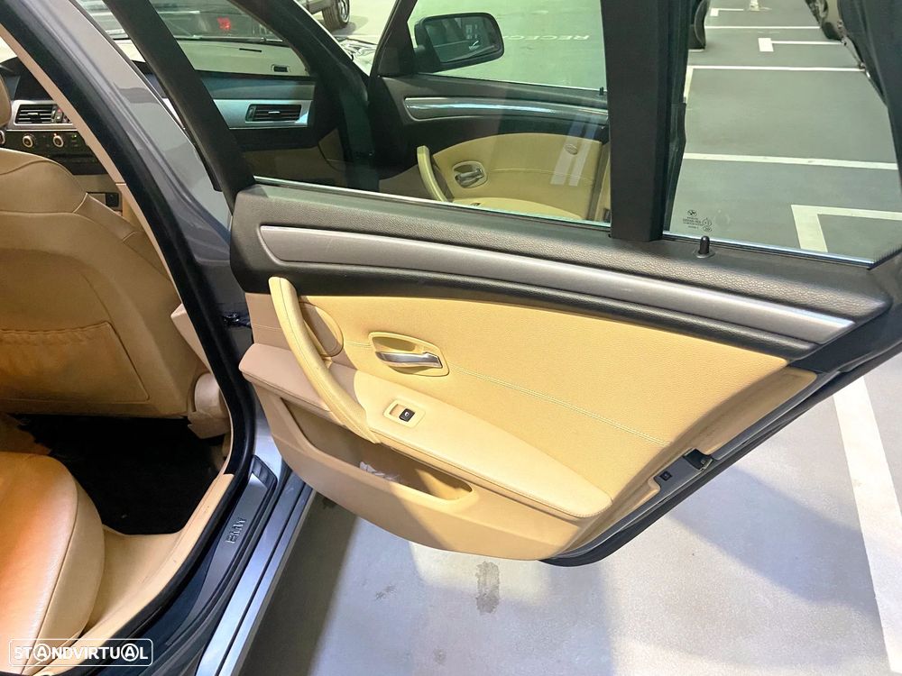 BMW 520 dA Executive - 8