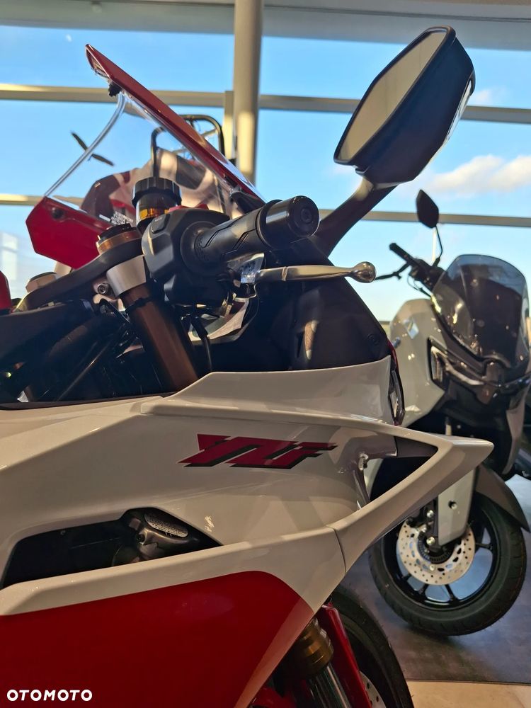 Yamaha R9 - 19