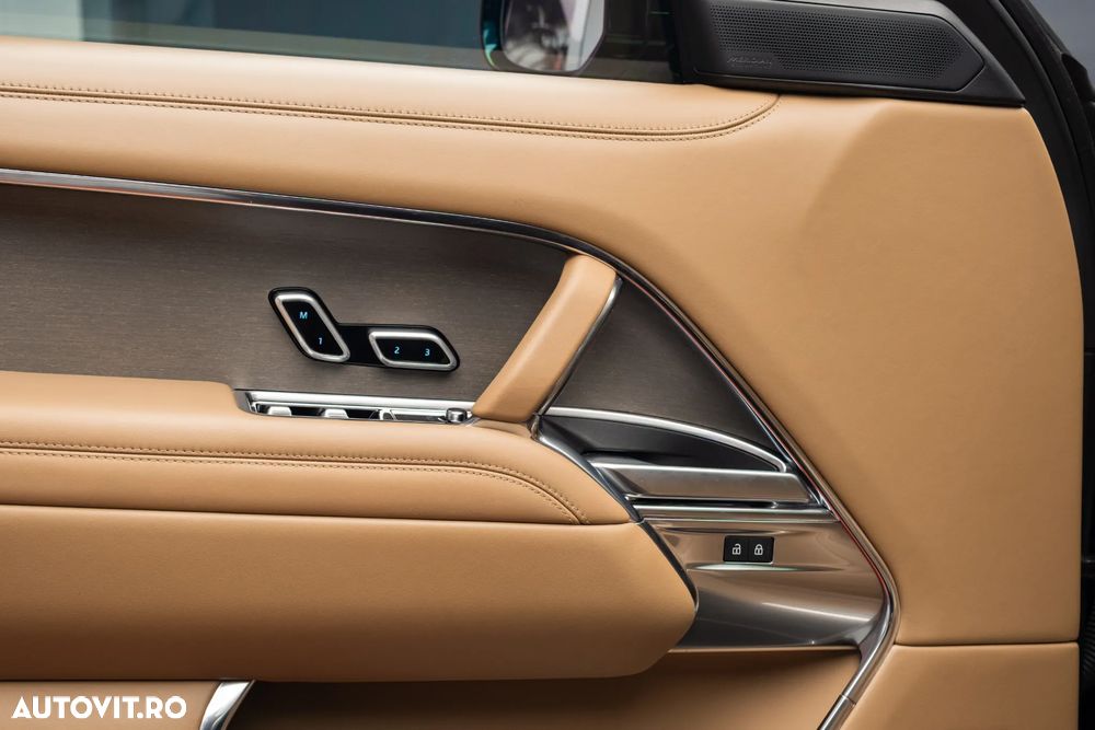 Land Rover Range Rover 4.4 V8 P530 LWB SV - 24