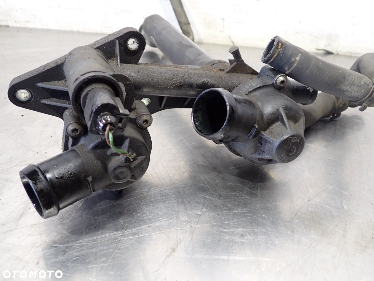 OBUDOWA TERMOSTATU VOLKSWAGEN TOURAN 1.6FSI 03C121065A  03C121121C - 5