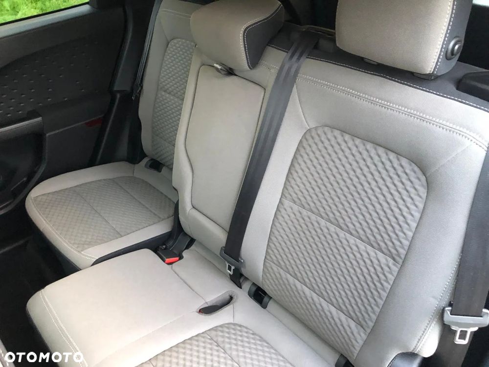 Ford Kuga - 12