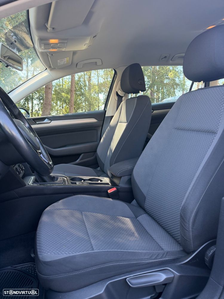 VW Passat Variant 1.6 TDI BlueMotion - 8