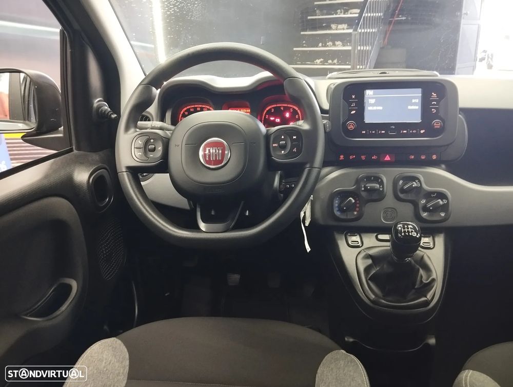 Fiat Panda 1.0 Hybrid City Cross — fotografia 10
