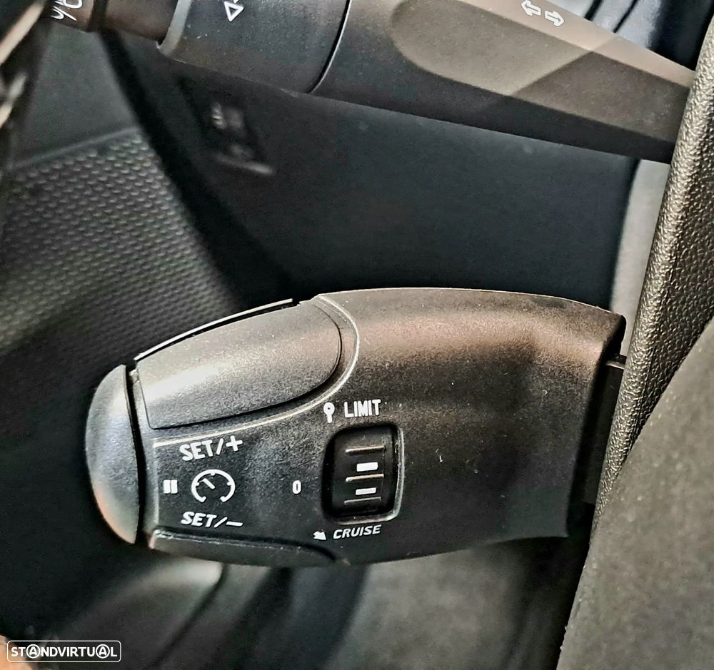 Peugeot 208 1.2 PureTech Allure - 51
