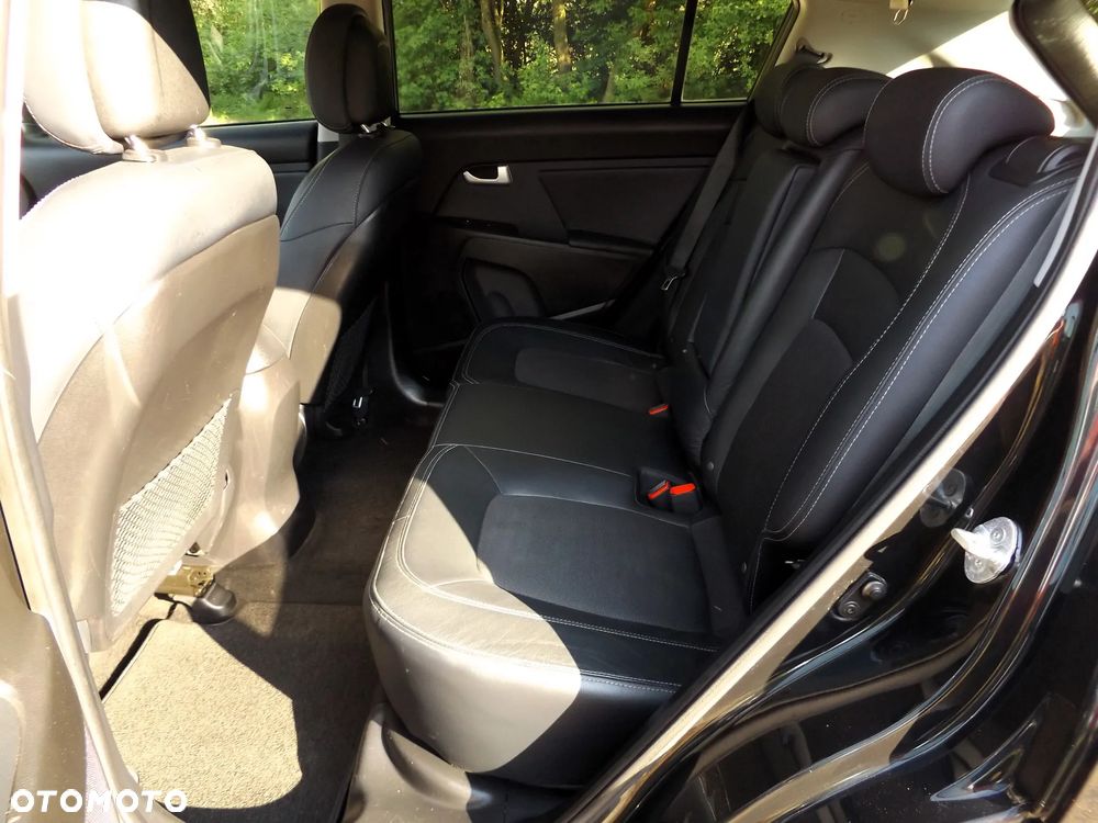 Kia Sportage 1.7 CRDI 2WD ISG Dream-Team Edition - 26