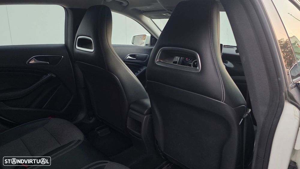 Mercedes-Benz CLA 180 d Shooting Brake - 17