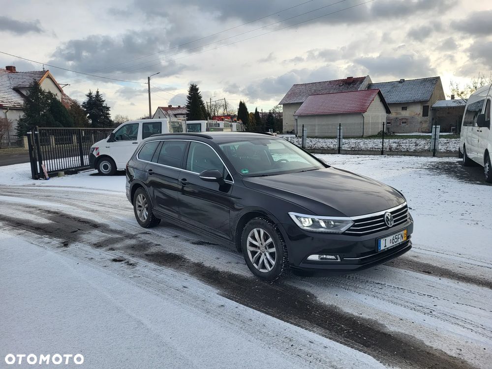 Volkswagen Passat 2.0 TDI SCR DSG Trendline - 1