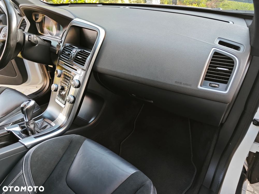 Volvo XC 60 D4 SCR R-Design - 10