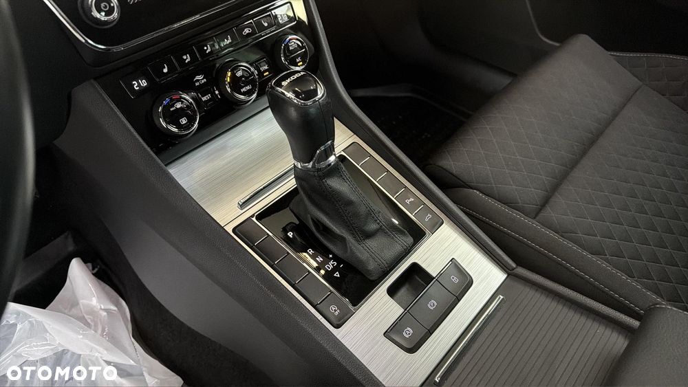 Skoda Superb 2.0 TDI SCR Ambition DSG - 15