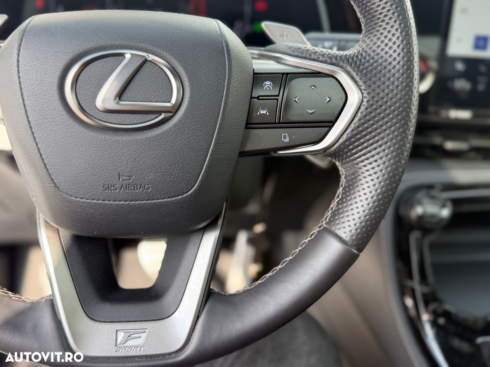 Lexus Seria NX - 7