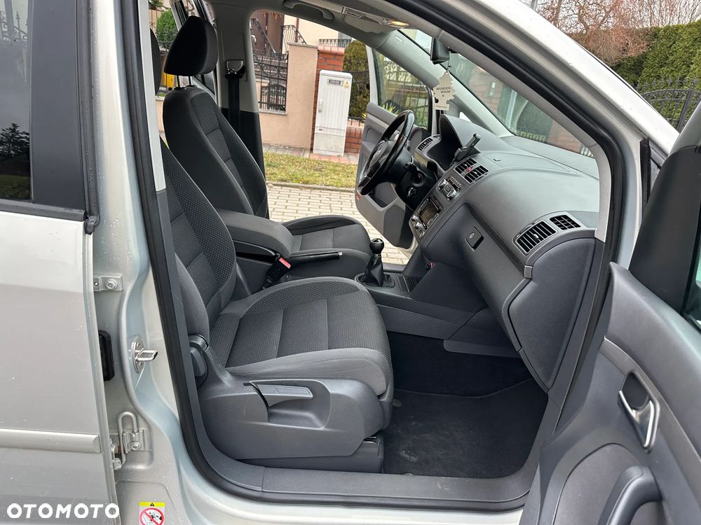 Volkswagen Touran 1.6 TDI DPF STYLE - 22