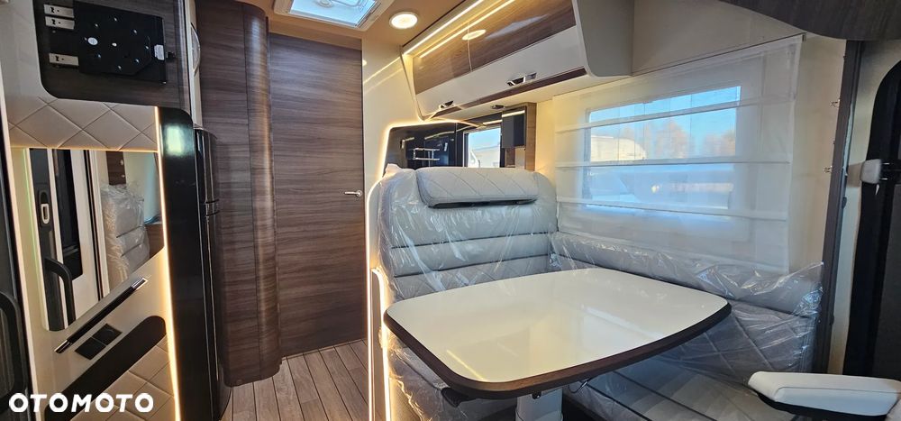 McLOUIS NEVIS 879G - 9