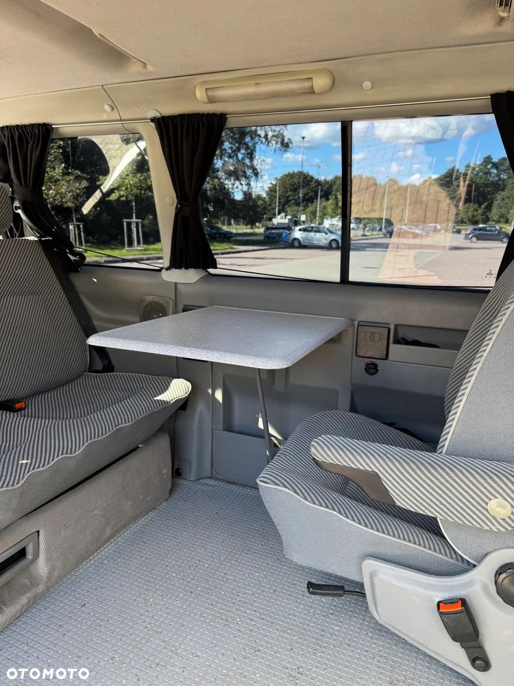 Volkswagen Multivan - 12