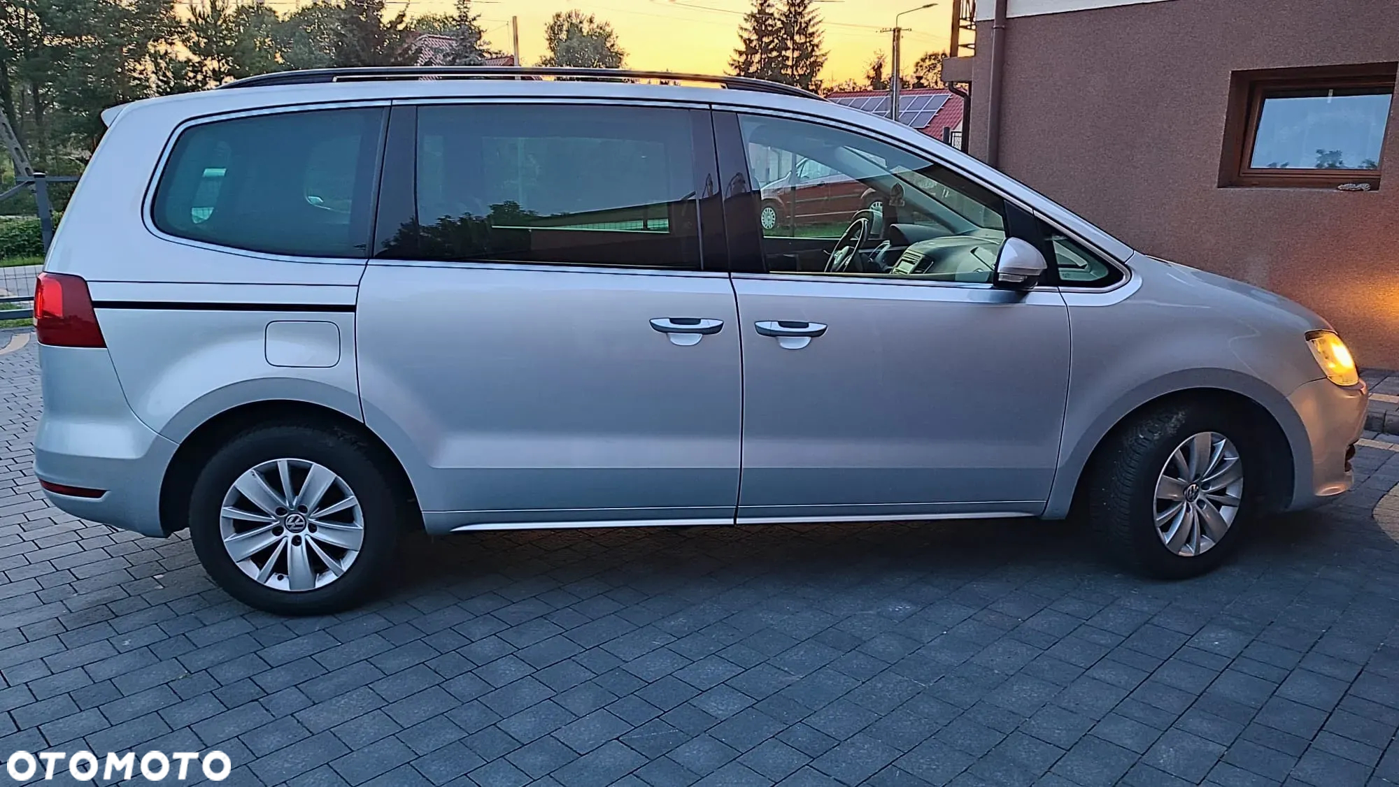 Volkswagen Sharan 2.0 TDI BlueMotion Technology Highline - 23