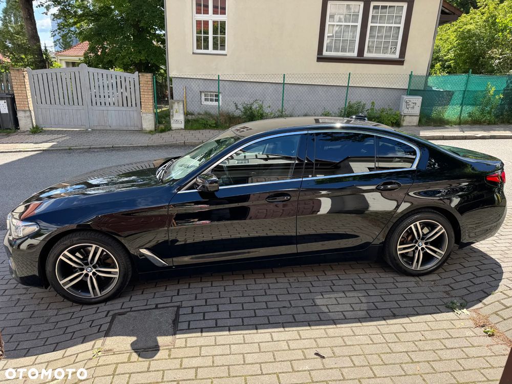 BMW Seria 5 520d xDrive - 11
