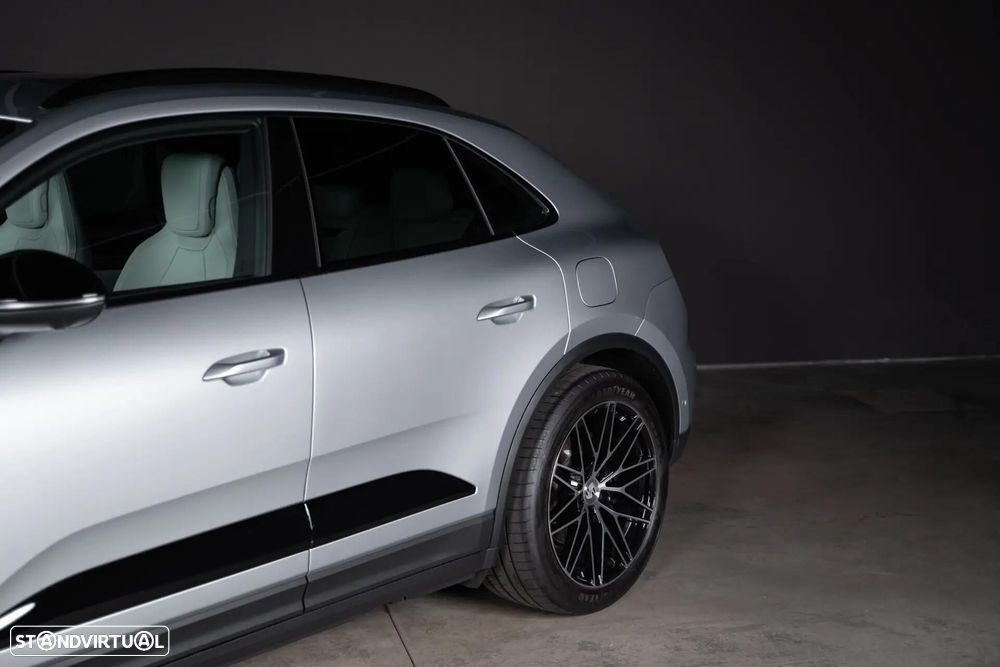 Porsche Macan Electric - 12
