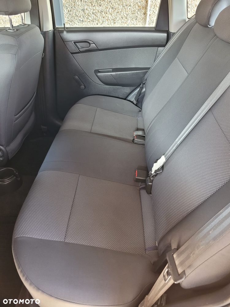 Chevrolet Aveo - 9