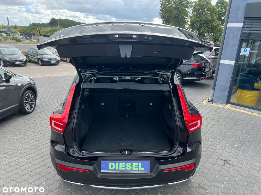 Volvo XC 40 D3 AWD Momentum Pro - 19