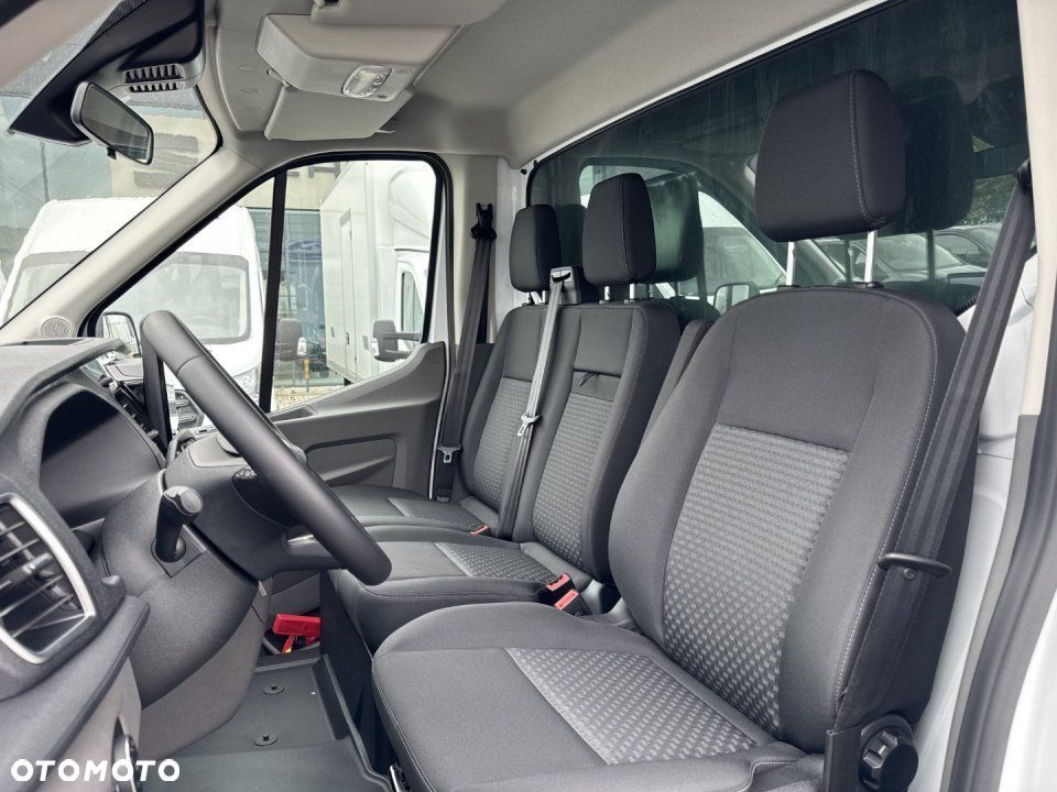 Ford Transit - 12