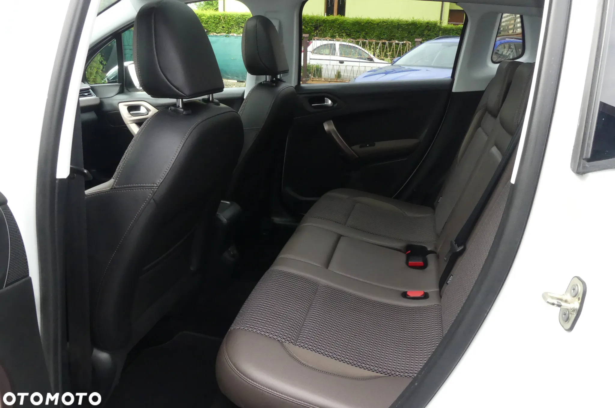 Peugeot 2008 1.6 VTi Allure - 8