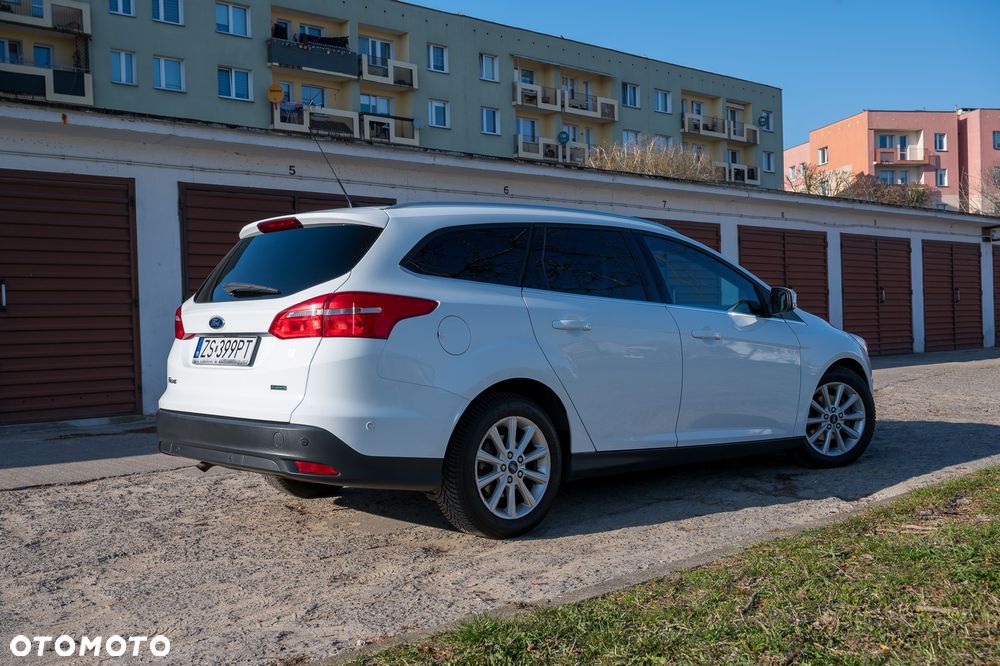Ford Focus 1.0 EcoBoost Titanium - 4