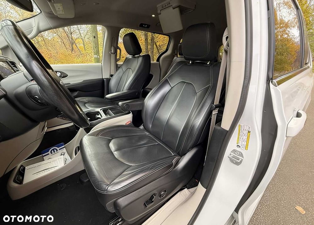 Chrysler Pacifica - 9