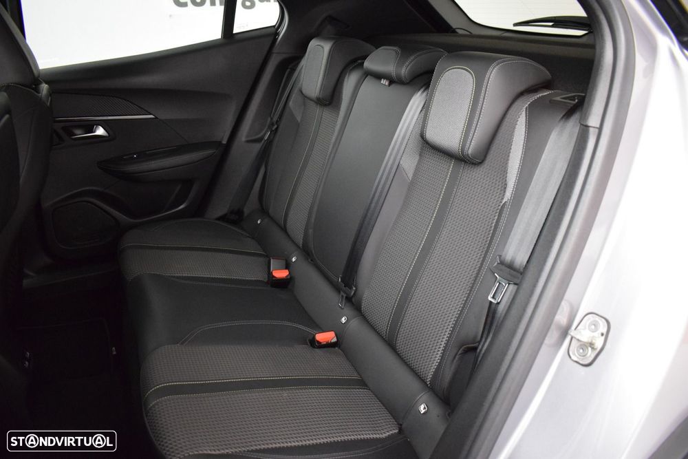 Peugeot e-2008 50 kWh GT Pack - 7