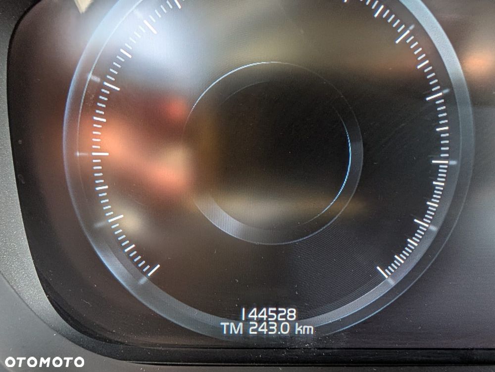 Volvo XC 60 D4 AWD Momentum - 22