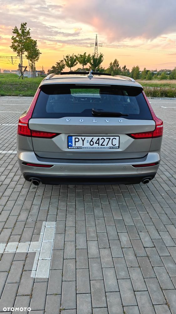 Volvo V60 B3 B DKG Momentum - 6