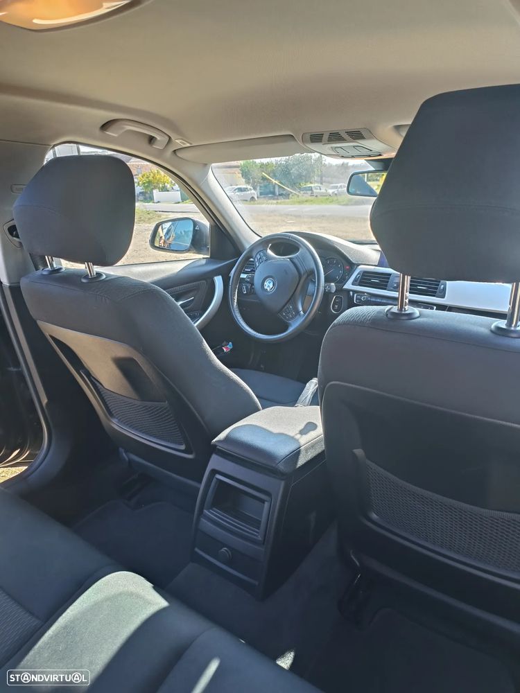 BMW 320 d xDrive Advantage Auto - 10