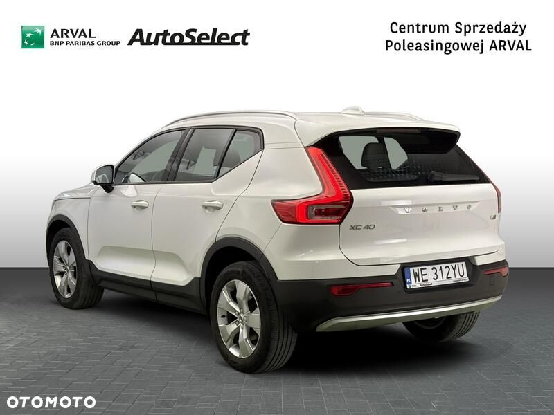Volvo XC 40 T4 AWD Momentum Pro - 3
