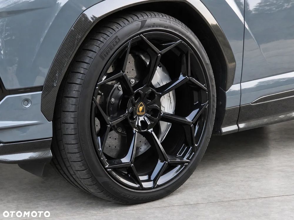 Lamborghini Urus - 22