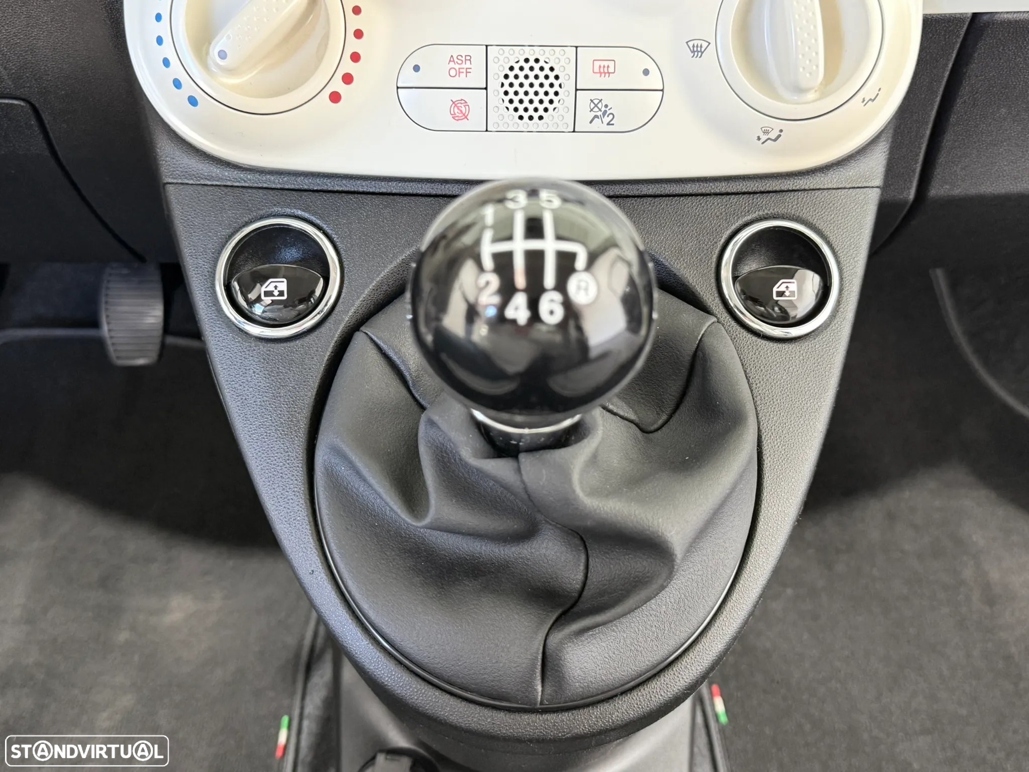Fiat 500 1.0 Hybrid Lounge - 29