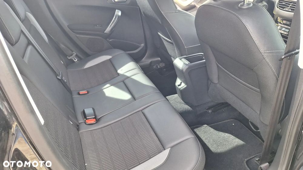 Peugeot 2008 1.2 Pure Tech Active EU6 - 19